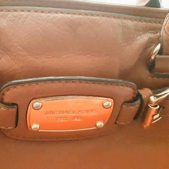 Michael Kors Hamilton East West Heritage Handbag in Cognac - Picture 6 of 10